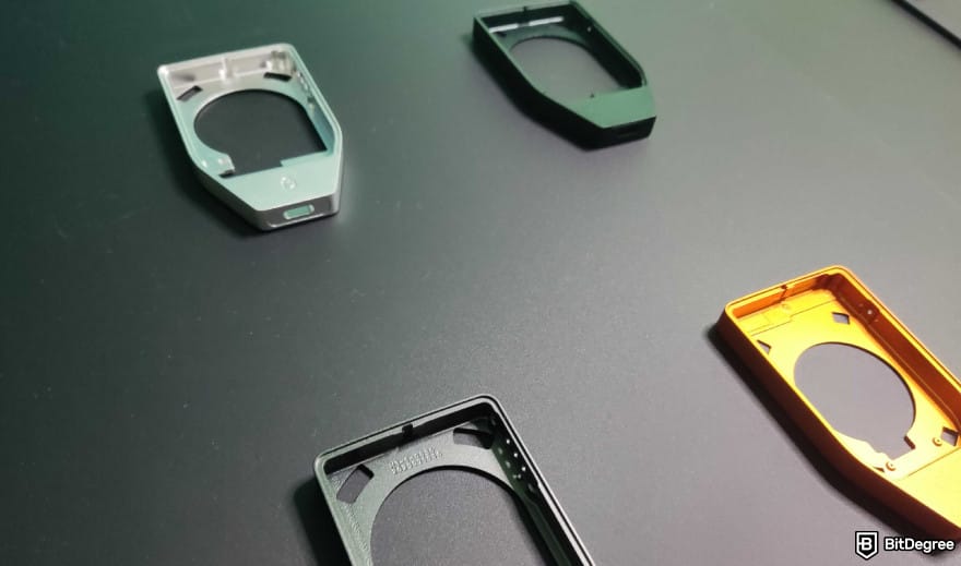 Trezor Safe 7 review: metal frame. Trezor Safe 7 review: metal frame.